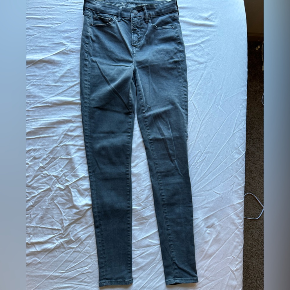 American Eagle gray skinny Jean jeggings size 4 long